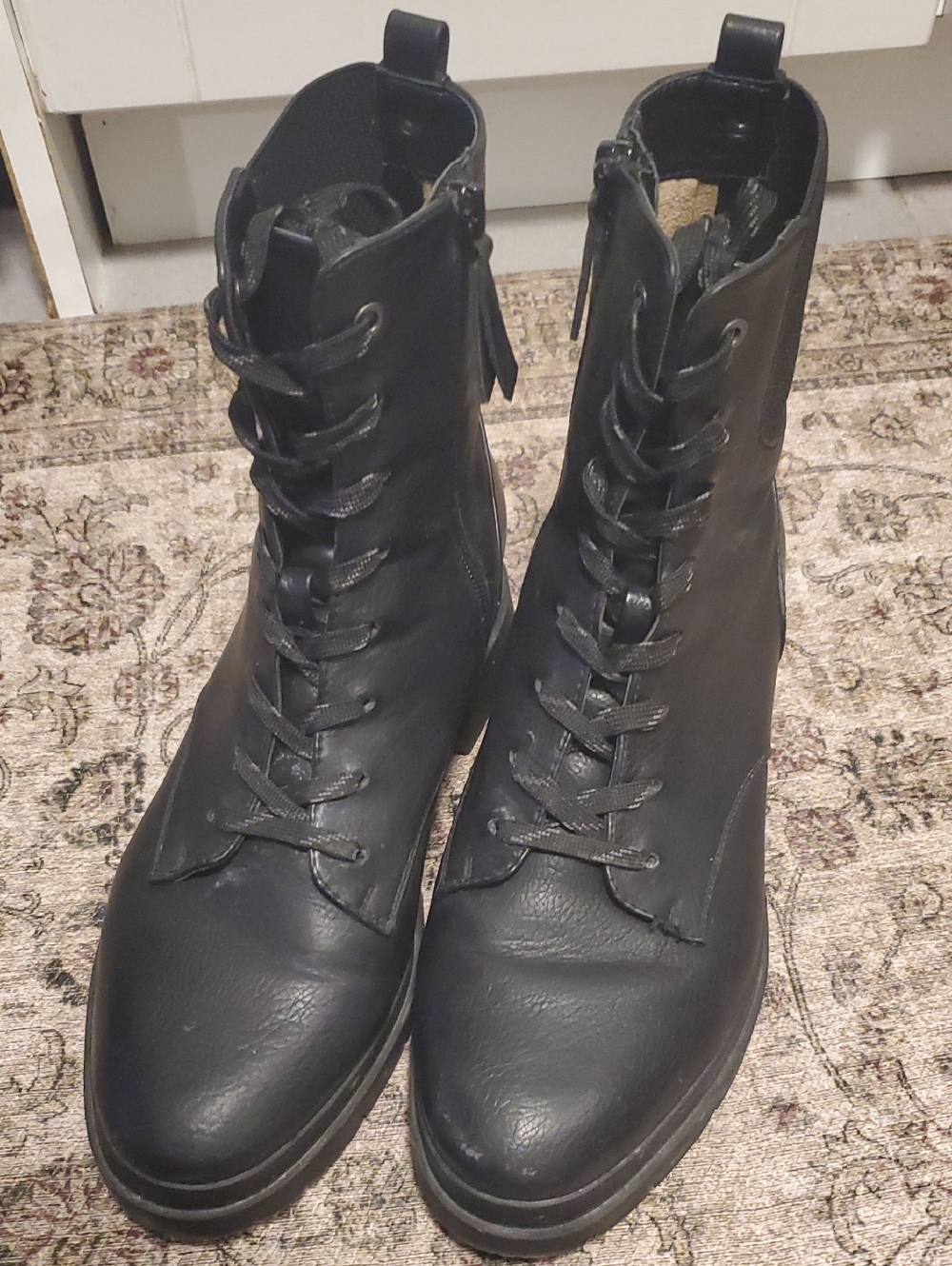 Black Lace-Up Women's Boots - SOUL Naturlizer